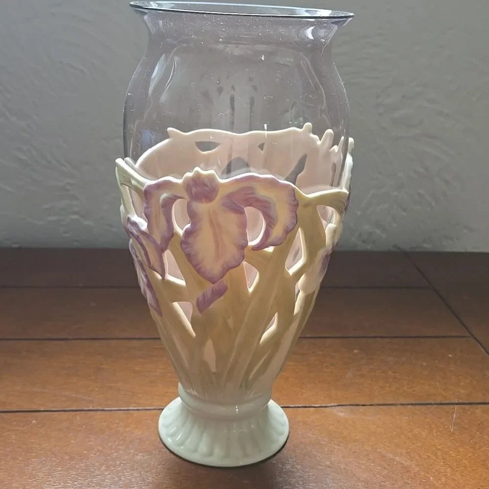 LENOX CLASSIC PIERCED IRIS VASE, Purple and Cream Floral pattern - NEW WITH TAGS